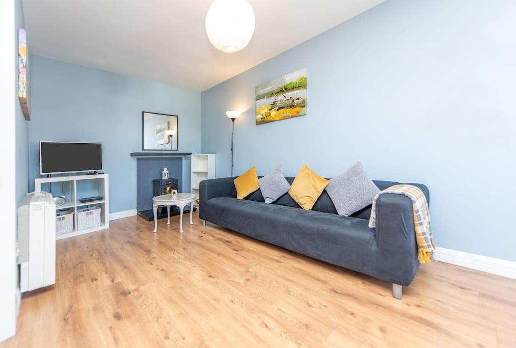 Clonbur House - Two Bedroom Village Apartment Galway Exterior photo
